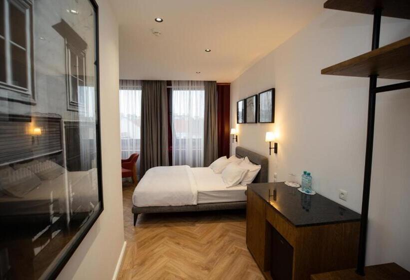 수피리어 트리플 룸, Kent Hotel Domenig