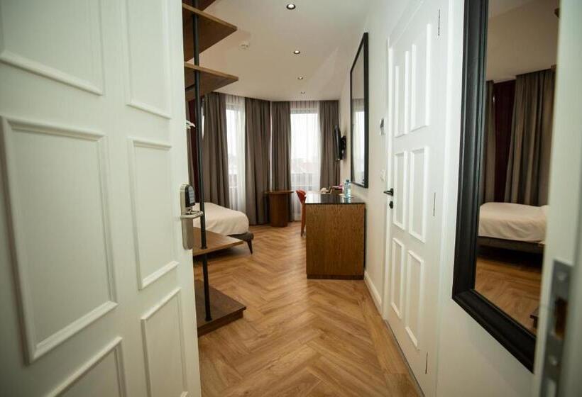 디럭스 룸, Kent Hotel Domenig