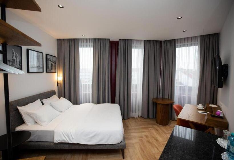 디럭스 룸, Kent Hotel Domenig