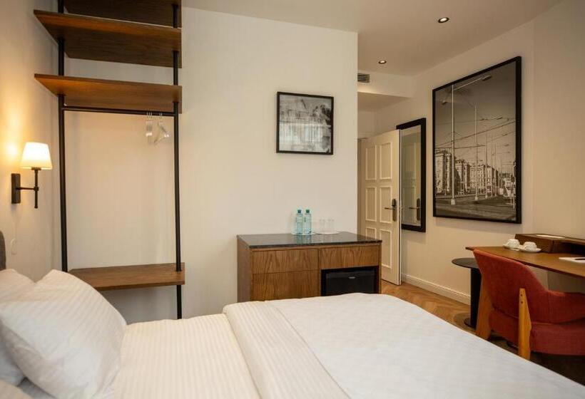 디럭스 룸, Kent Hotel Domenig