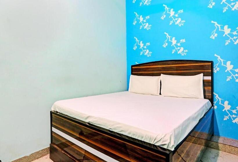 デラックストリプルルーム, Oyo Hotel The Paradise Inn