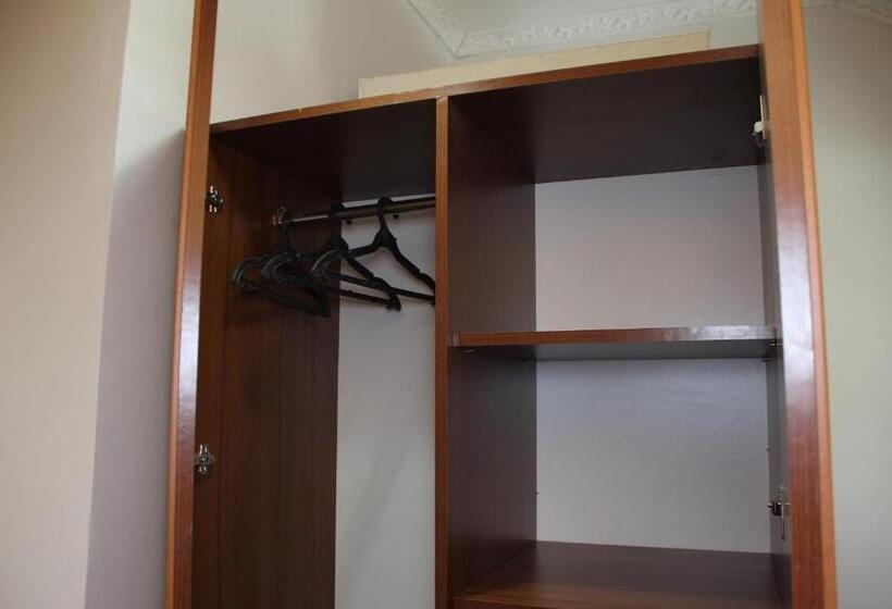 اتاق کلاسیک سه تخته, жайсан