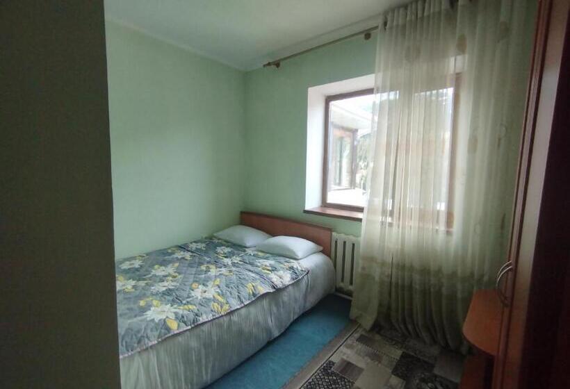 اتاق استاندارد با چشم‌انداز کوهستان, жайсан