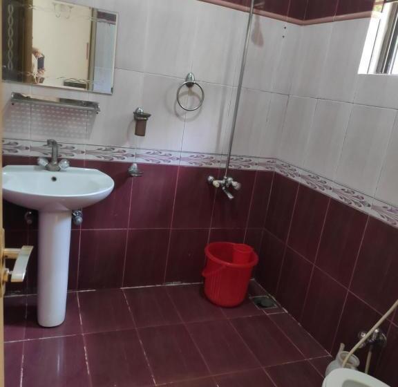 اتاق خانوادگی, New Luxury Guesthouse