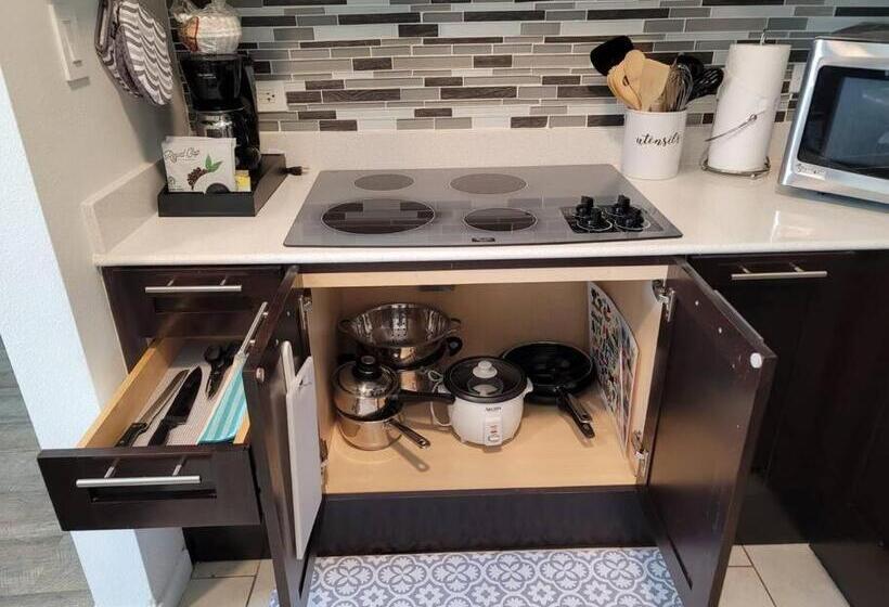 プールの見える１ベッドルームアパートメント, Sunshine Suite