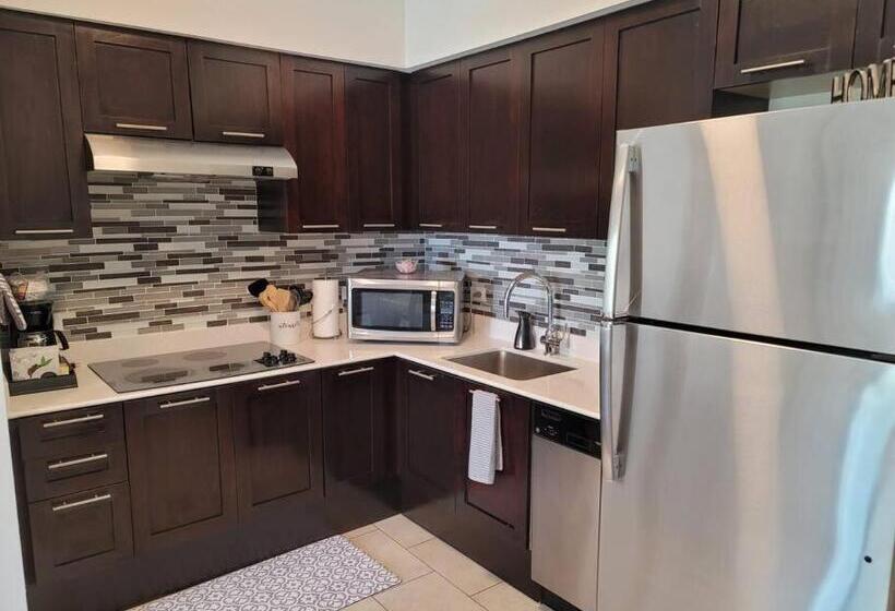 プールの見える１ベッドルームアパートメント, Sunshine Suite