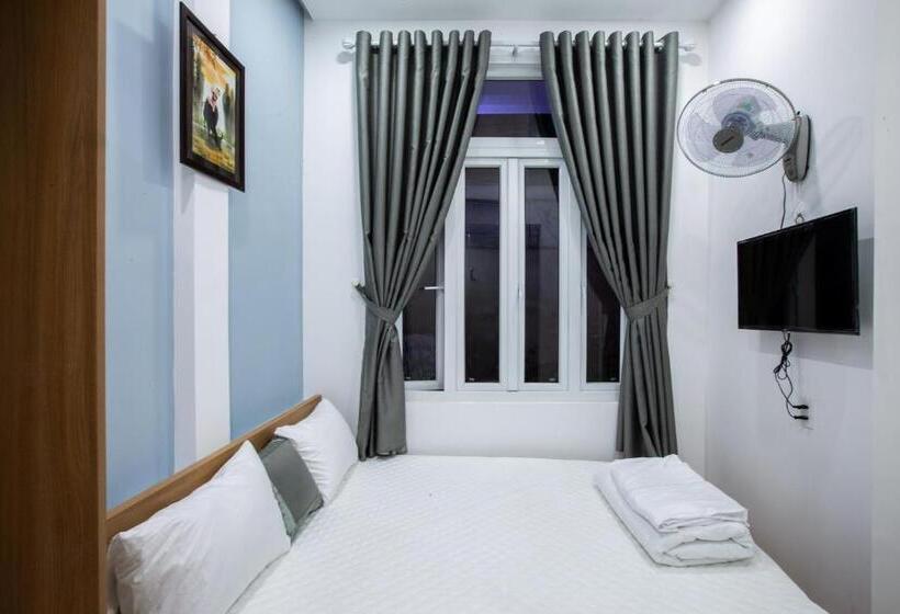 اتاق استاندارد با بالکن, 5.t Hostel