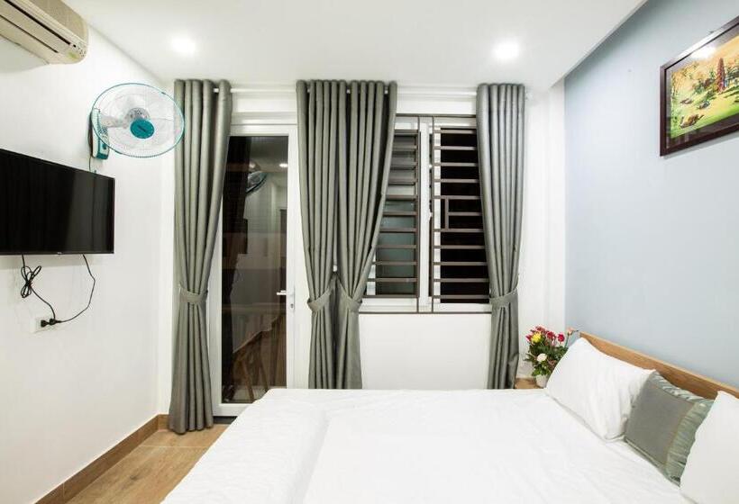 اتاق استاندارد با بالکن, 5.t Hostel