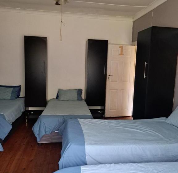 سرير فى غرفة مشتركه, Pmb Backpackers Lodge