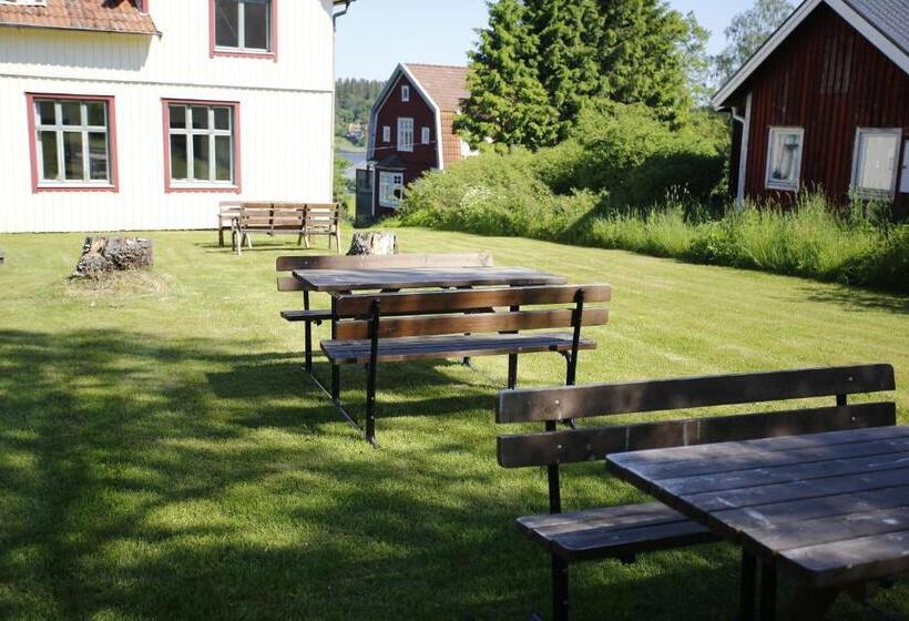 Четырехместный Номер Стандарт Вид на Сад, Semesterhemmet Sommarro