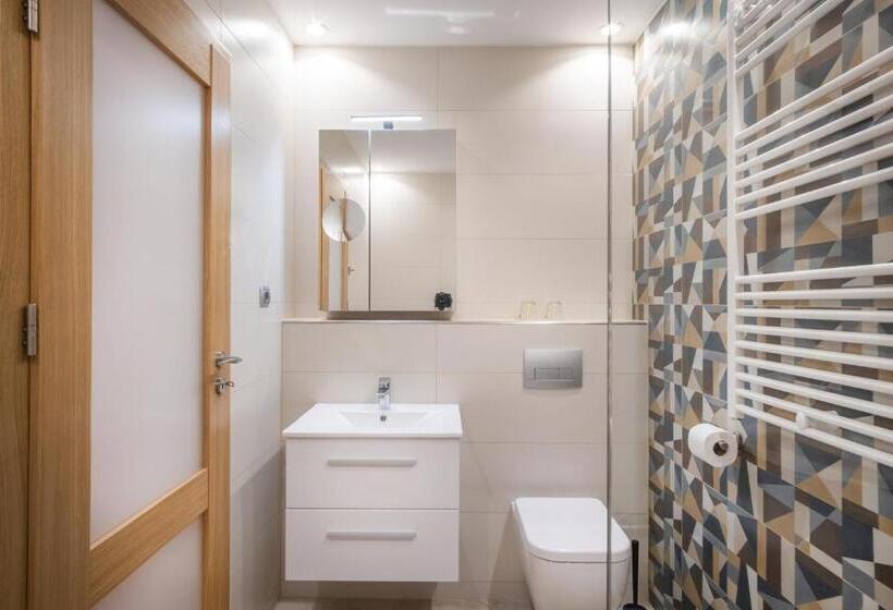 Семейный Номер, Kiss Henézi Guest House