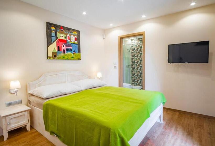 Номер Стандарт, Kiss Henézi Guest House