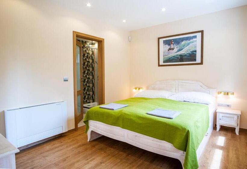 اتاق استاندارد, Kiss Henézi Guest House