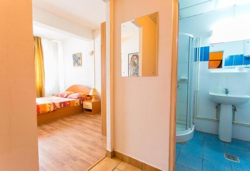 标准间, Hostel Horia