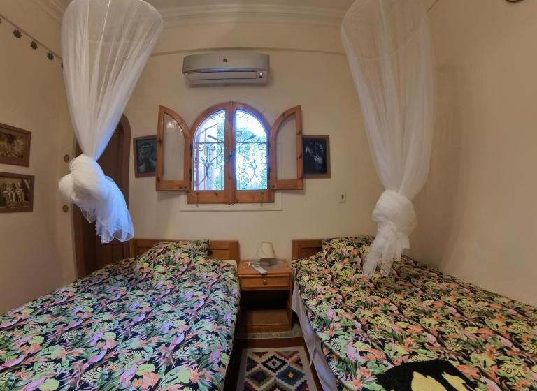 اتاق استاندارد, Alexander Lodge