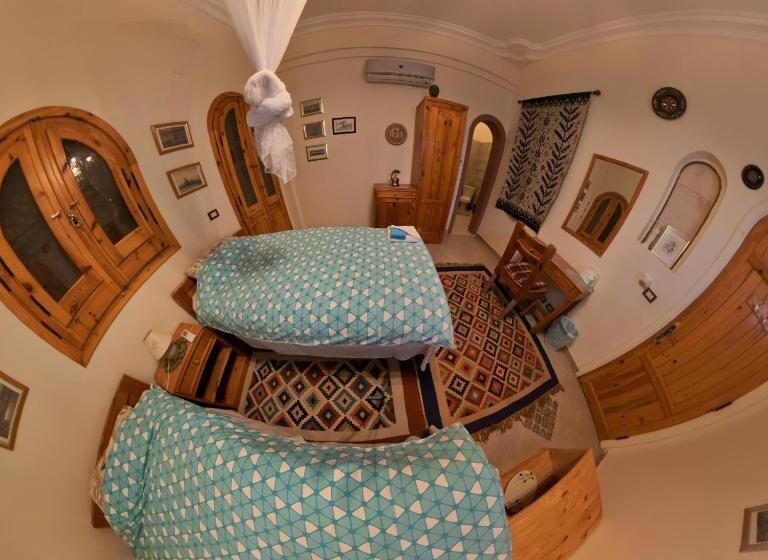 اتاق استاندارد, Alexander Lodge