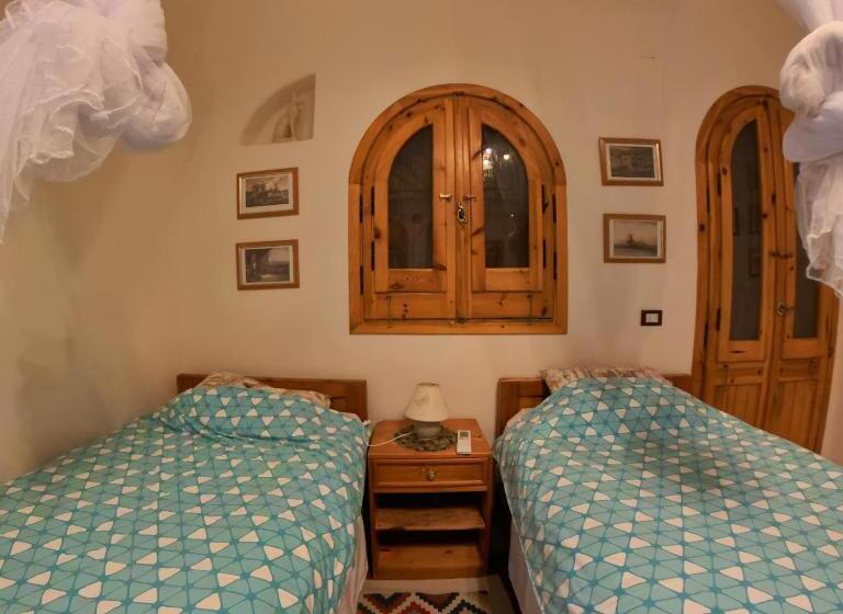 اتاق استاندارد, Alexander Lodge