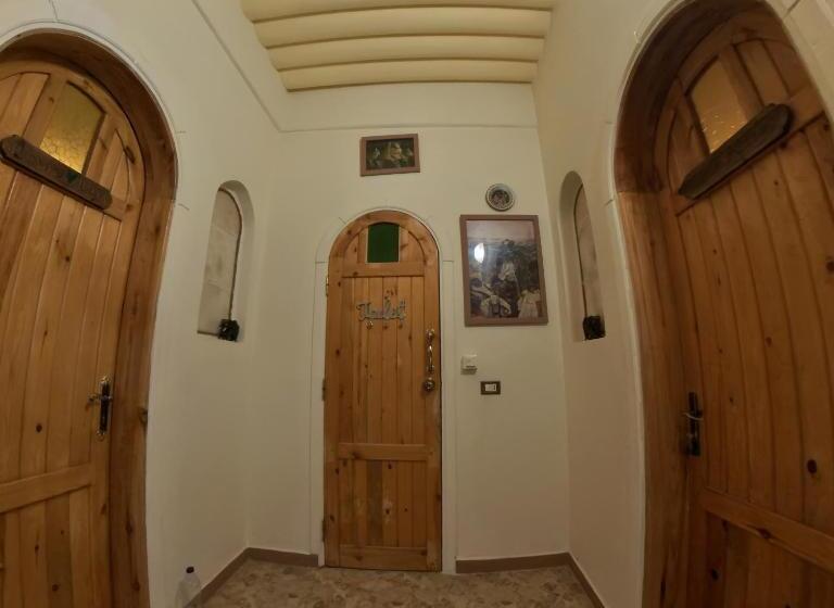 اتاق استاندارد یک نفره, Alexander Lodge