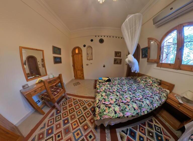 اتاق استاندارد یک نفره, Alexander Lodge