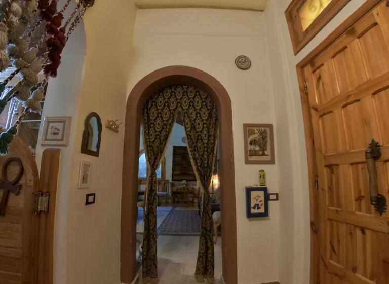 اتاق استاندارد یک نفره, Alexander Lodge