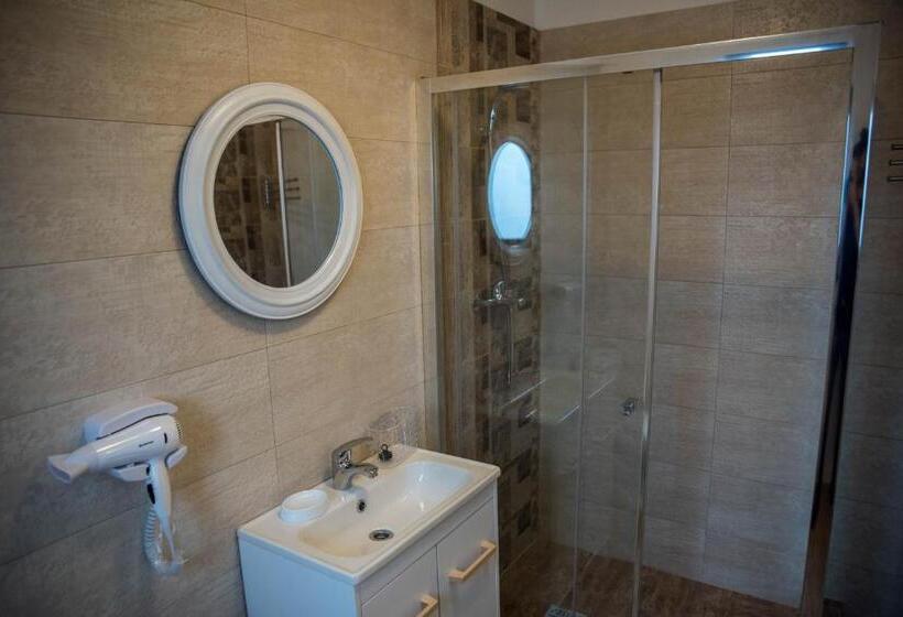 חדר דלוקס, Analeya