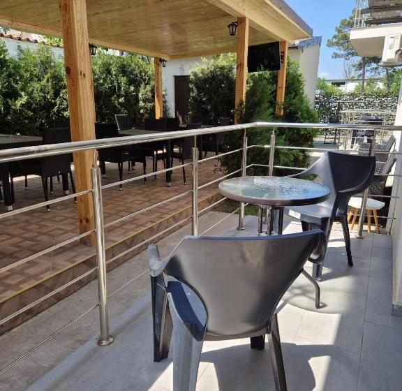 דירת שני חדרים, Analeya