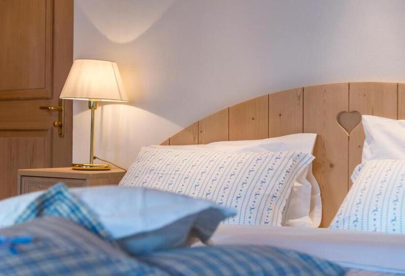 غرفة قياسية رباعية, Chalet Cima Uomo