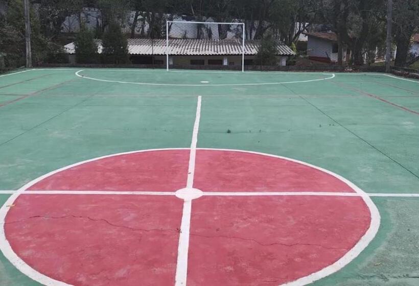 带花园景观和一个卧室的别墅, Lindo Sitio Junto à Natureza