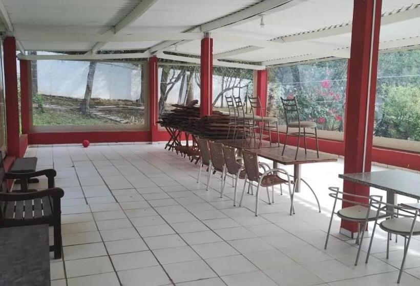 带花园景观和一个卧室的别墅, Lindo Sitio Junto à Natureza