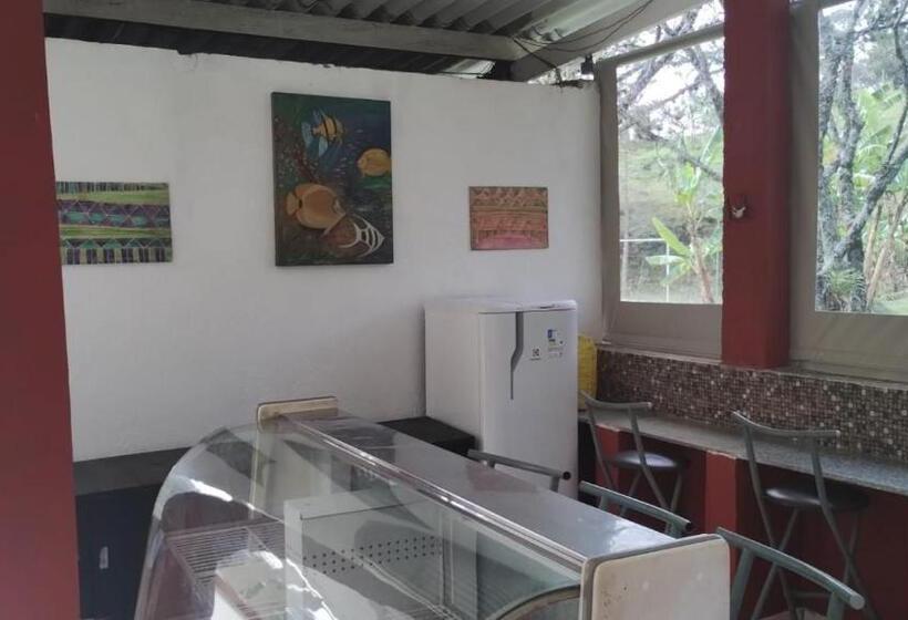 带花园景观和一个卧室的别墅, Lindo Sitio Junto à Natureza