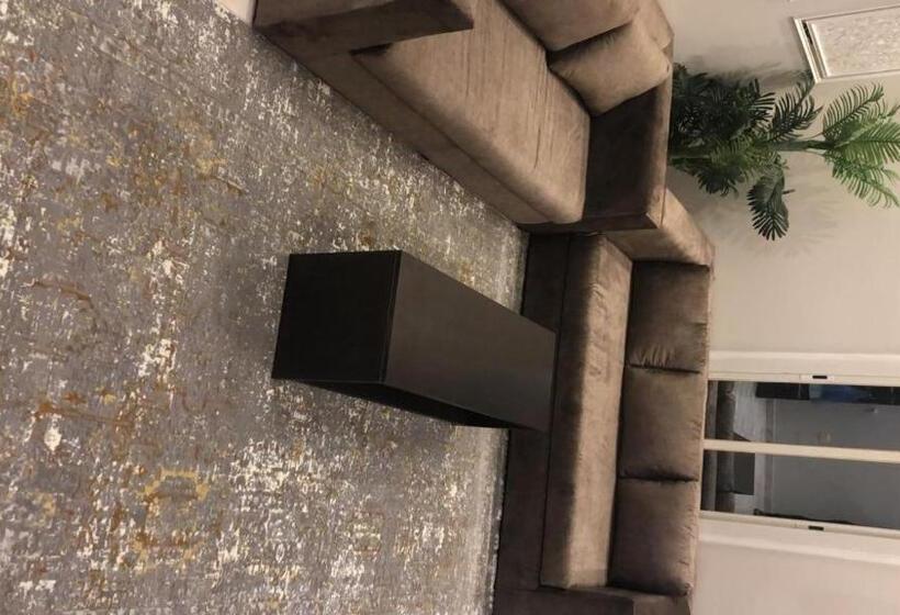 غرفة ديلوكس مطلّة علي الحديقة, Opera Suites