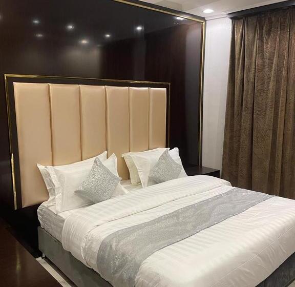 Номер Deluxe Вид на Сад, Opera Suites