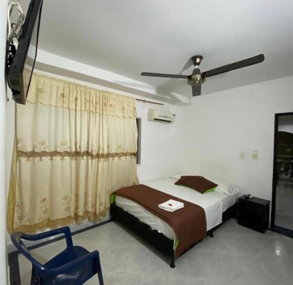 标准间, Portón Del Oriente