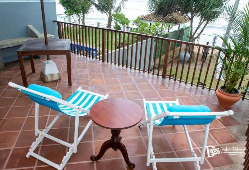 غرفة عائلية مطلّة علي البحر, Shavara Beach