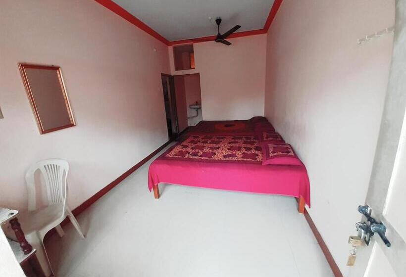 四人豪华间, Suriya Lodge