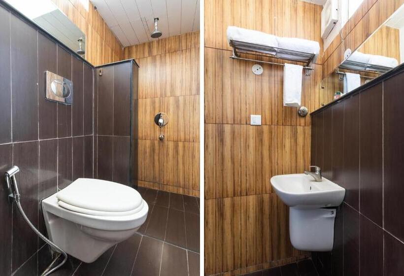 غرفة ديلوكس سرير كينج, Super Townhouse Dewas City Formerly Utsav