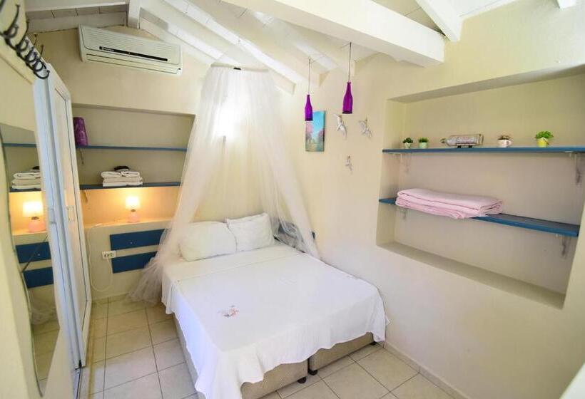 کابین, Kekik Alaçatı Otel Mayko