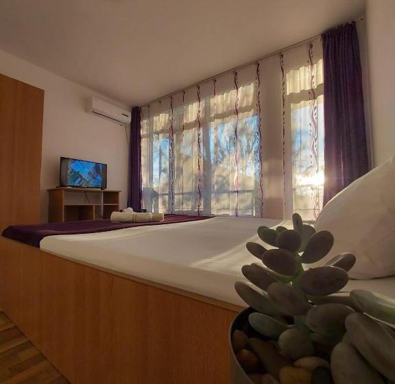 اتاق استاندارد سه نفره, Casa Ara Costinesti