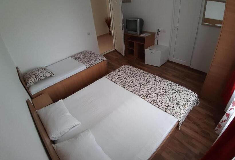 اتاق استاندارد سه نفره, Casa Ara Costinesti