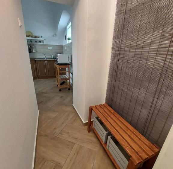 Family Suite, Fehér Szeder