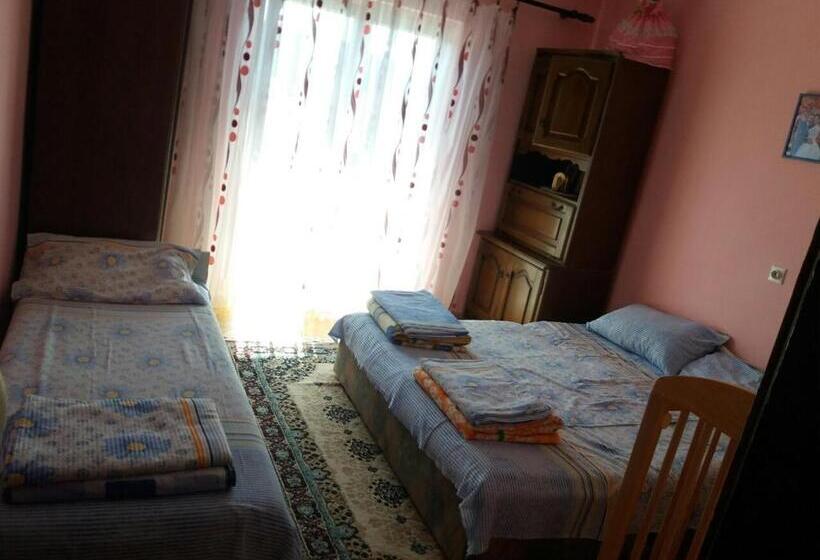 اتاق استاندارد سه تخته با بالکن, Guesthouse Tomasevic