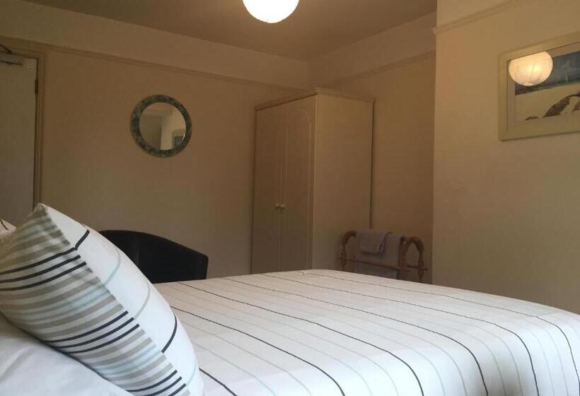 バス共有のスタンダードルーム, Hitchambury Manor