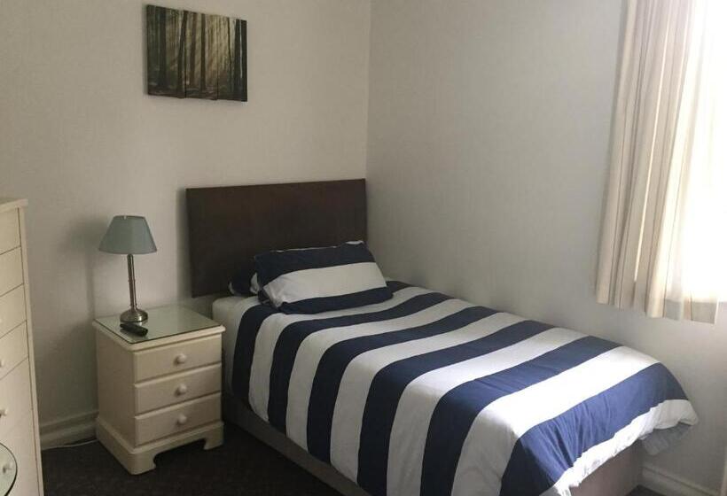 スタンダードシングルルーム, Hitchambury Manor