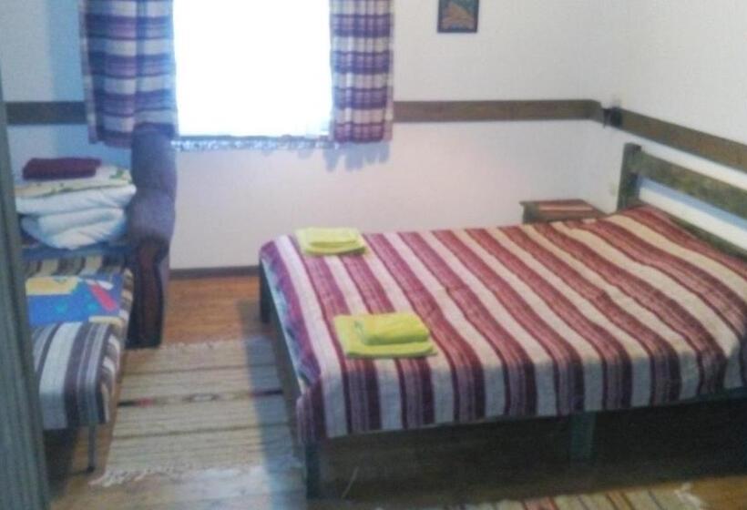 اتاق استاندارد سه نفره, Maghura Gostinnii Dvir