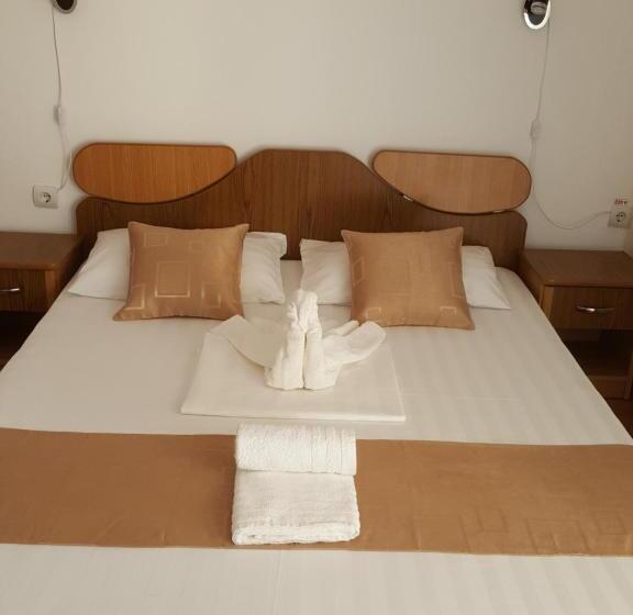 اتاق استاندارد, Timona Camere De închiriat