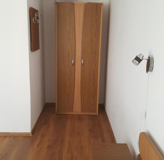 اتاق استاندارد, Timona Camere De închiriat