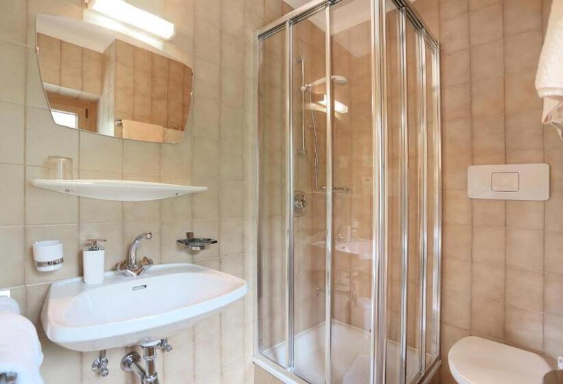 Номер Стандарт, Veltierhof