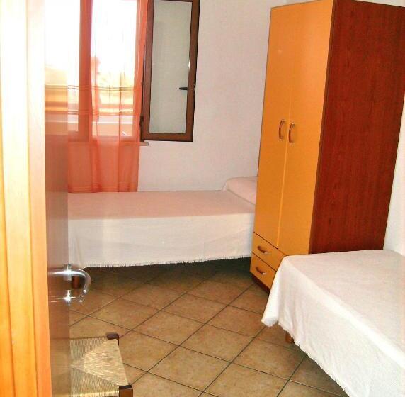 带1个卧室的带海景的公寓, Residenza Marinella