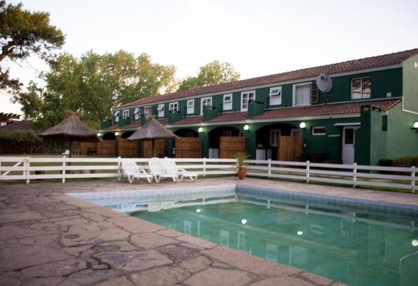 复式房间, Valeria Green