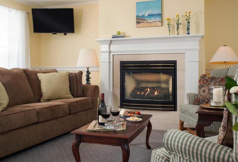 جناح سرير كينج, Wolf Cove Inn